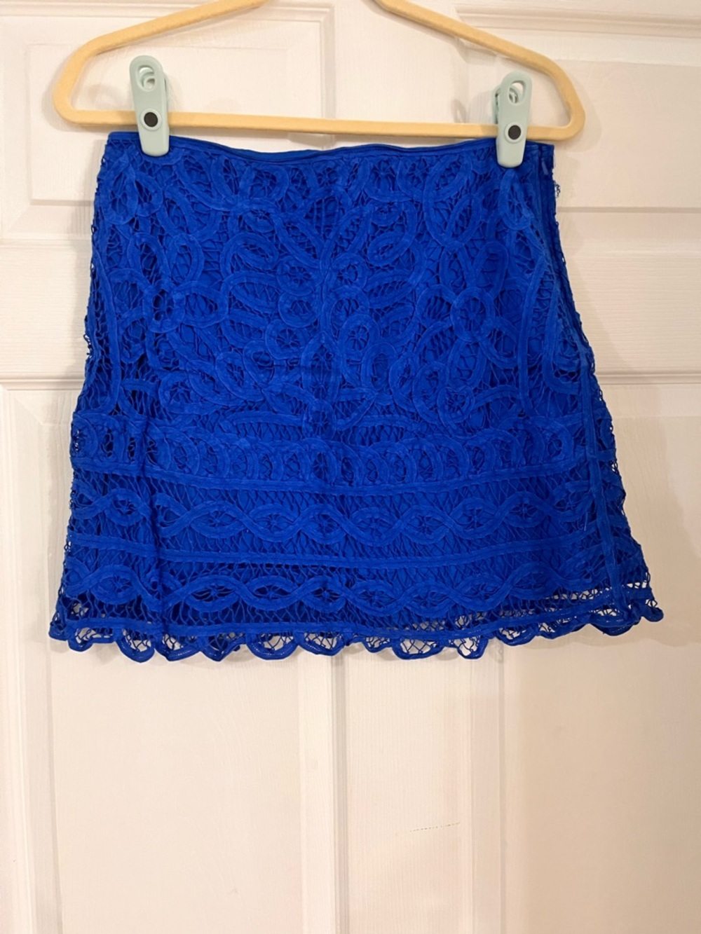 Lilly Pulitzer crochet lace royal blue short mini skirt women’s medium‎